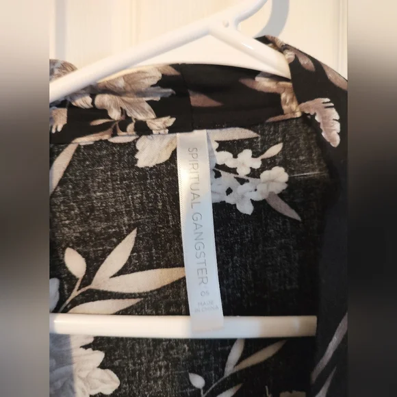 Women's Robe - Picture 3 of 5